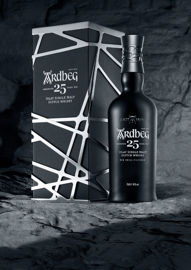 신라면세점이 아드벡과 헤네시 한정판 상품을 국내 면세업계 단독으로 선보인다. /사진제공=신라면세점