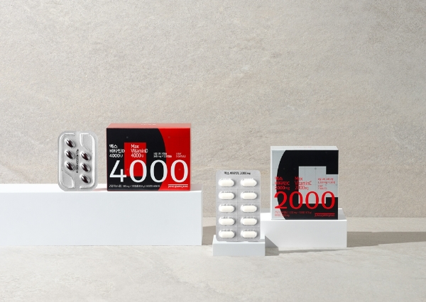 KGC인삼공사(대표 허철호)는 정관장 랩(:LAB) 브랜드를 론칭, 고함량 기초영양 비타민 2종을 선보인다. /사진=KGC인삼공사