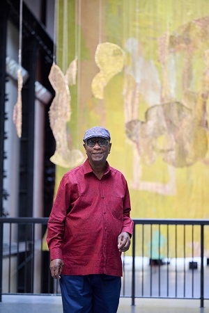 출처: Hyundai Commission: El Anatsui: Behind the Red Moon Installation View. Photo © Tate (Ben Fisher Photography)