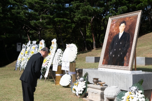 이봉창의사기념사업회(회장 정수용)가 제91주기 이봉창 의사 추모식을 서울시 용산구 효창공원 내 이봉창 의사 묘전에서 거행했다고 10일 밝혔다. /사진=빙그레