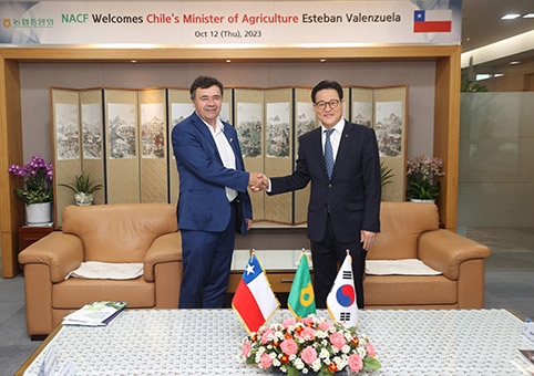 이재식 농협중앙회 부회장, 에스테반 발렌수엘라 칠레 농업부 장관 접견