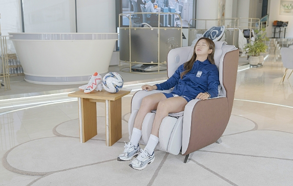 헬스케어 안마의자 바디프랜드(대표 지성규·김흥석)가 1인 가구 증가 트렌드에 따라 미니멀 사이즈의 마사지소파를 선보이면서 고객 호응을 끌어냈다. /사진=바디프랜드