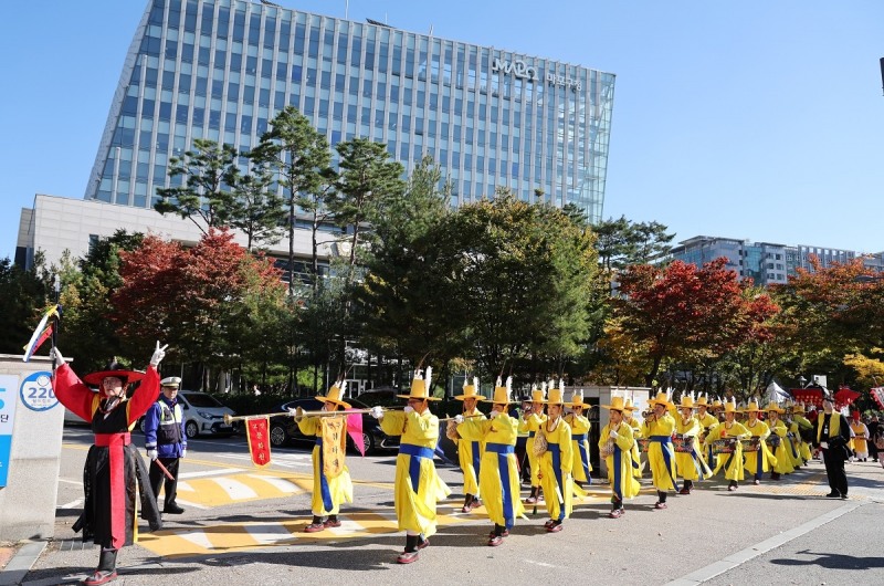 제16회 마포나루 새우젓 사또 행차 퍼레이드./사진제공=마포구