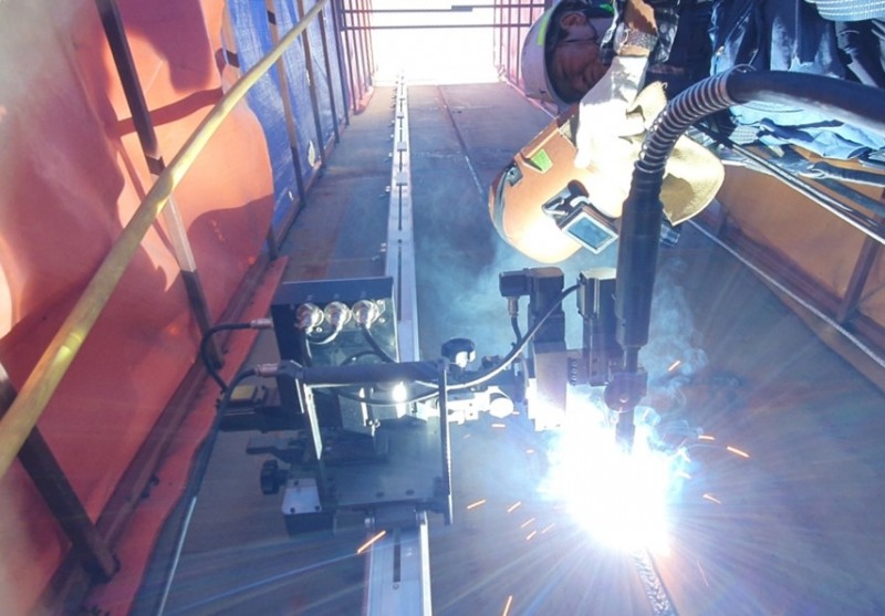 다층 용접 자동화 시공 기술로 용접을 진행하는 모습 / 사진제공=포스코이앤씨