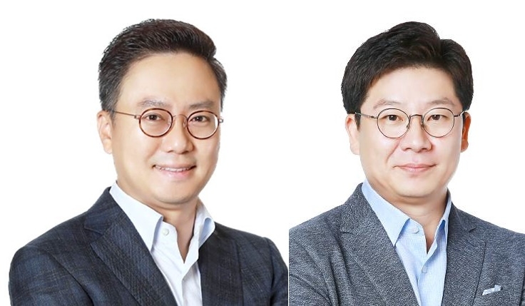 홍정국 신임 BGF그룹 부회장 겸 BGF리테일 부회장(왼쪽), 민승배 BGF리테일 대표이사./사진제공=BGF그룹