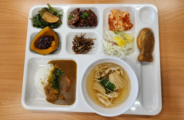 오뚜기 대풍공장 내 점심 식단. /사진=손원태기자