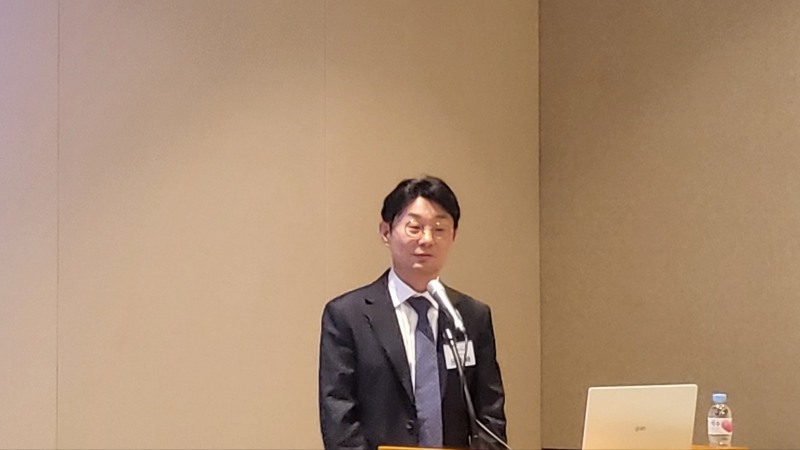 윤종배 에이에스텍 대표가 13일 여의도 63스퀘어에서 열린 기업공개(IPO) 기자간담회에서 발표하고 있다. /사진 = 전한신 기자(2023.11.13)