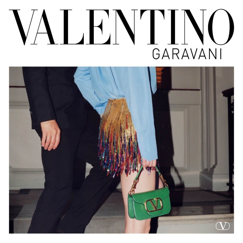 커머스CIC는 카카오톡 선물하기에 이탈리아 럭셔리 오트 쿠튀르 브랜드 '발렌티노'가 입점했다고 20일 알렸다. / 사진제공=카카오