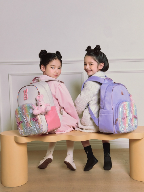 삼성물산 패션부문 온라인 전용 브랜드 빈폴키즈(BEANPOLE KIDS)는 겨울방학을 맞아 미리 신학기를 준비하려는 고객들을 위해 ‘24년 신학기 책가방을 21일 출시했다. /사진=삼성물산 패션 빈폴키즈