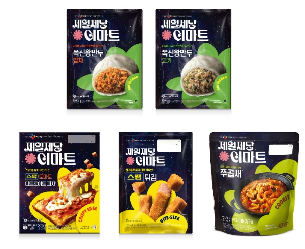 CJ제일제당(대표 최은석)이 신세계 유통 3사(이마트·SSG닷컴·G마켓)와 공동 기획한 ‘폭신 왕만두(고기·김치)’, ‘스팸 토마토 디트로이트 피자’, ‘스팸 튀김’, ‘쭈곱새(밀키트)’ 등의 혁신 제품 5종을 21일부터 선보인다. /사진=CJ제일제당