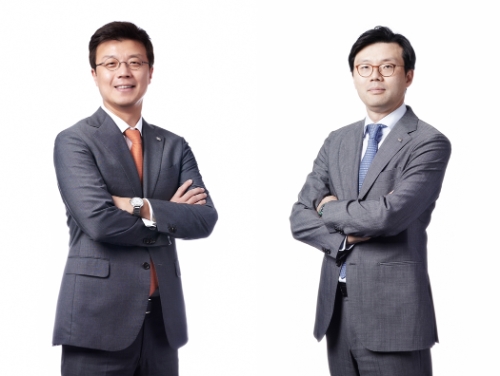 최창훈 미래에셋자산운용 대표이사 부회장(왼쪽), 이준용 미래에셋자산운용 대표이사 부회장(오른쪽) / 사진제공= 미래에셋자산운용(2023.11.23)