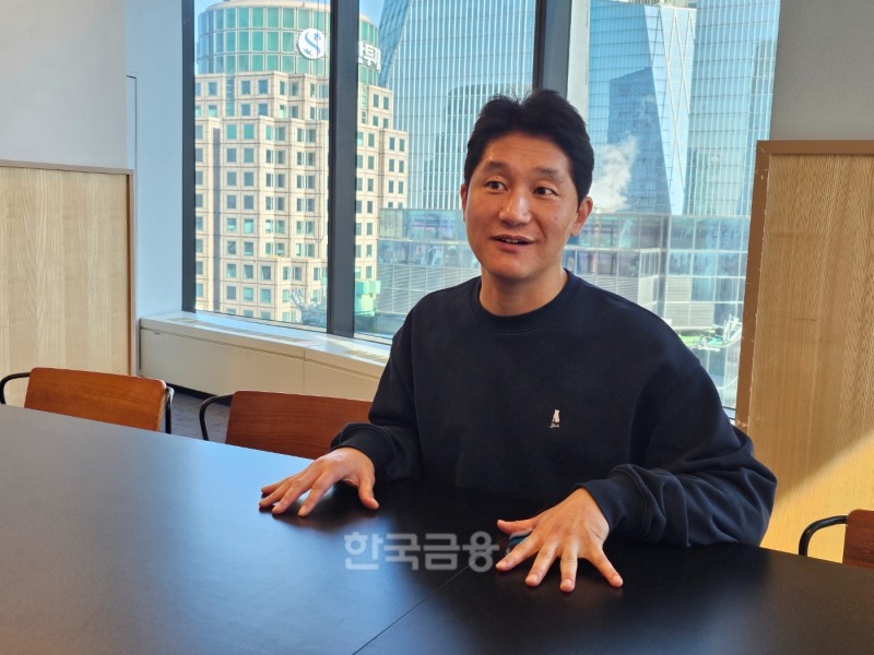 조찬식 펀블(FUNBLE) 대표가 2023년 11월 14일 오전 10시, 서울 여의도 펀블 사무실에서 〈한국금융신문〉과의 인터뷰(Interview‧대담)를 진행하고 있다./사진=임지윤 기자