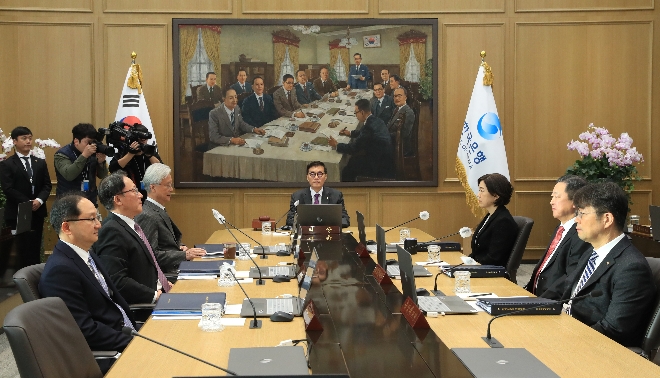 한국은행 금융통화위원회는 30일 오전 서울 중구 한은 본부에서 통화정책방향 결정회의를 열고 기준금리를 연 3.5%로 동결했다./사진제공=한은