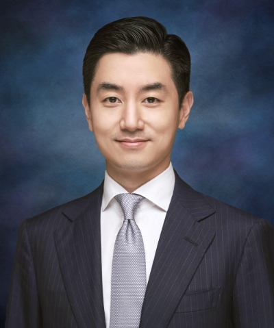 삼양홀딩스 김윤 회장의 장남 김건호 경영총괄사무가 지주사인 삼양홀딩스의 사장으로 신규 선임됐다. /사진=삼양홀딩스