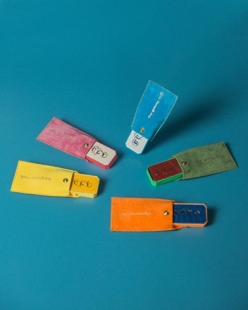 LF(대표 김상균)가 수입·판매하는 프랑스 향수 브랜드 ‘오피신 유니버셀 불리’(이하 불리)가 시그니처 립밤인 ‘봄 데 뮤제 립 밤’의 홀리데이 시즌 한정판 ‘플루오 리미티드 에디션’을 1일 출시했다. /사진=LF