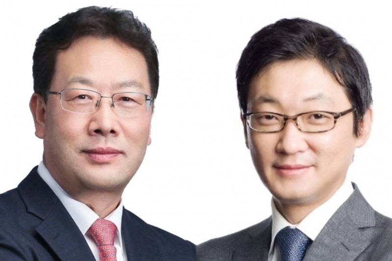 양기호 산은캐피탈 대표(사진 왼쪽)와 문성욱 시그나이트파트너스 대표이사./ 사진 = 한국금융신문DB
