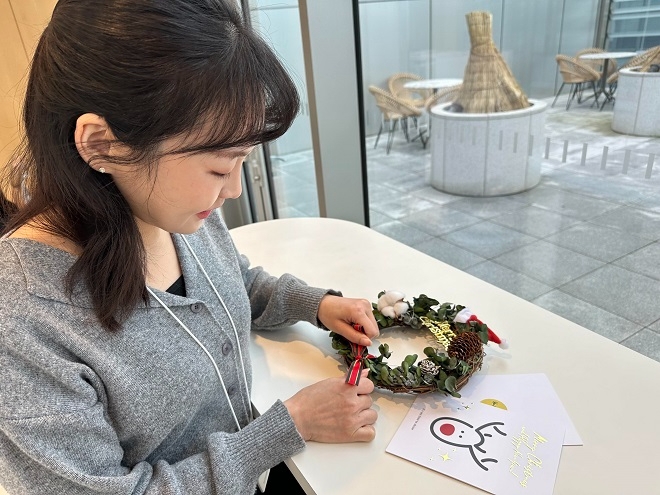 한국타이어, 소외계층 아이들 위해 크리스마스 화환 만들기 [기업들 따뜻한 손길]
