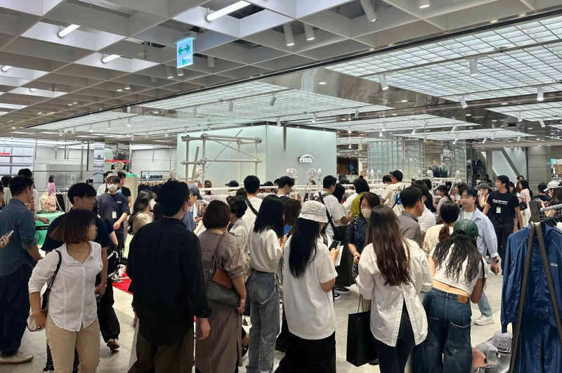 신세계백화점 강남점 리뉴얼 오픈한 '뉴스트리트'의 매출이 70% 올랐다./사진제공=신세계백화점  