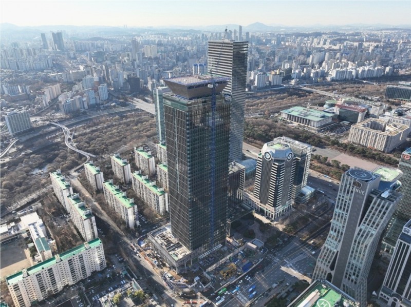 GRESB로 부터 세계 1위 오피스 개발자산으로 선정된 코람코자산신탁의 여의도 TP타워 / 사진제공=코람코자산신탁