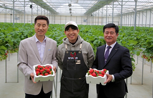 ▲ 농협중앙회 인천본부 김재득 신임본부장(왼쪽), 남인천농협 이태선 조합장 (오른쪽)