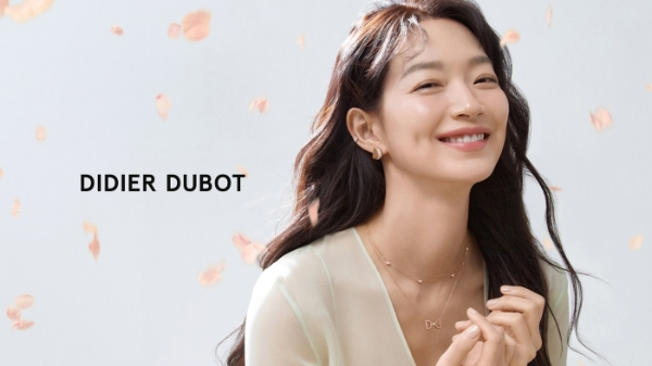 세정 주얼리 브랜드 ‘디디에 두보(DIDIER DUBOT)’가 2024년 SS 시즌 ‘미스 두(Miss. Doux)’ 컬렉션을 출시, 뮤즈 신민아와 새해 첫 광고 캠페인을 5일 공개했다. /사진=세정 디디에 두보