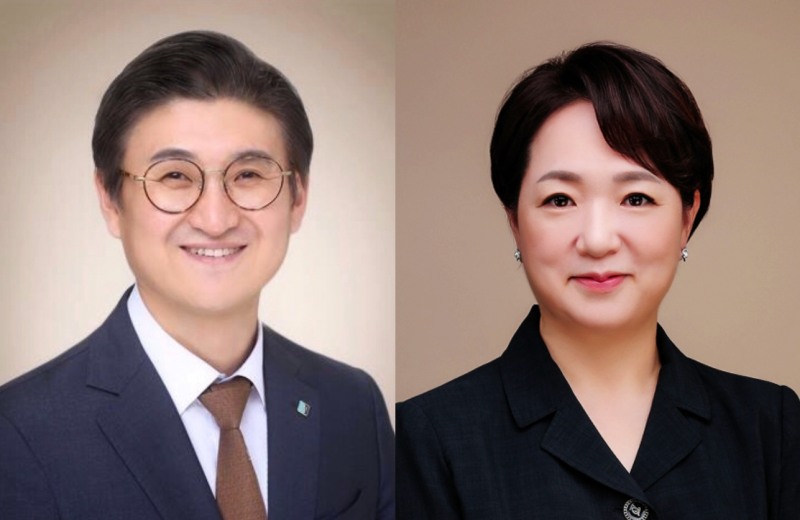 박일규 IBK기업은행 디지털그룹 부행장(왼쪽)과 오은선 IBK기업은행 금융소비자보호그룹 부행장(오른쪽). /사진제공=IBK기업은행