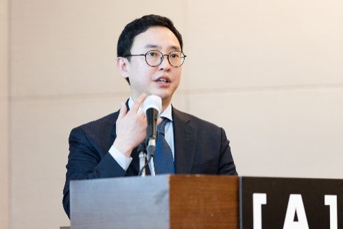 얼라이언스번스틴자산운용(AB자산운용)은 31일 서울 여의도 FKI타워에서 '2024년 상반기 글로벌 주식 및 채권시장 전망 기자간담회'를 열었다. 이재욱 AB자산운용 주식부문 선임 포트폴리오 매니저가 발표하고 있다. / 사진제공= AB자산운용(2024.01.31)