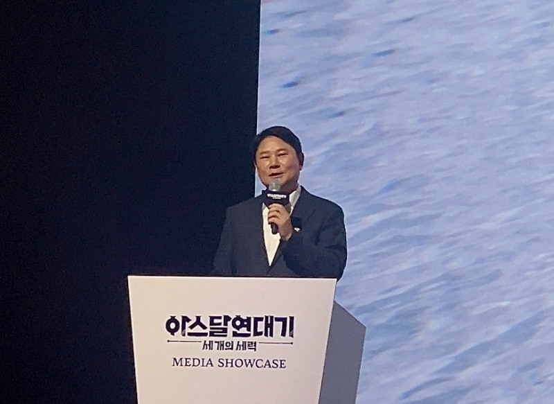 권영식 넷마블 대표가 15일 서울 구로구 지타워에서 열린 '아스달 연대기: 세 개의 세력' 미디어 쇼케이스에서 인삿말을 전하고 있다. / 사진=이주은기자