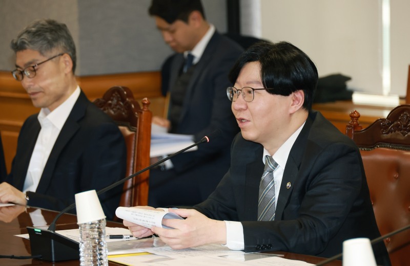 김소영 금융위원회 부위원장이 20일 오전 서울 중구 은행회관에서 국토교통부, 한국은행, 금융감독원, 주택금융공사, 주택도시보증공사, 은행연합회, 금융연구원 등 유관기관과 함께 가계부채 리스크를 점검했다. /사진제공=금융위원회