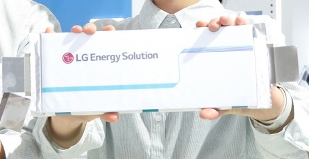 LG엔솔, LFP용 양극재 중국서 확보...전기차 100만대분