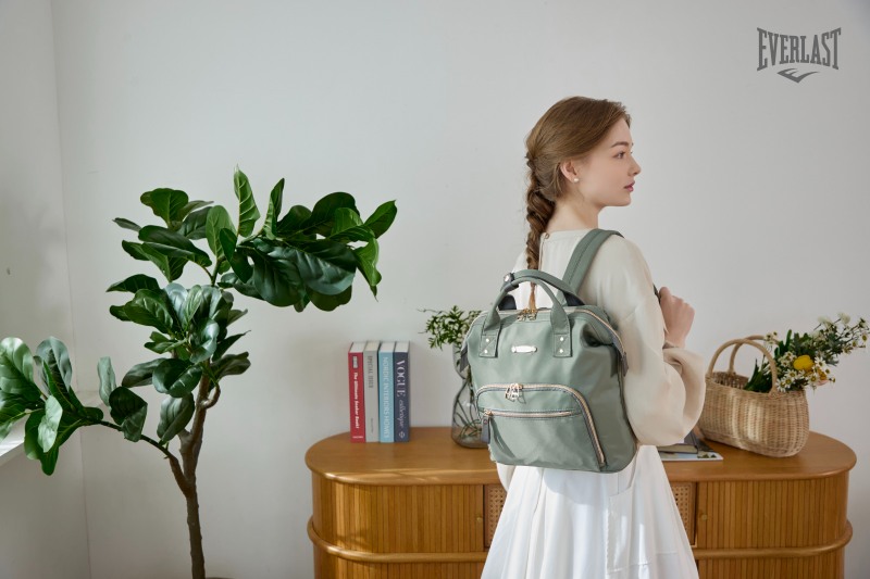 쇼핑엔티가 봄 신상품 상품들을 편성했다. /사진제공=쇼핑엔티