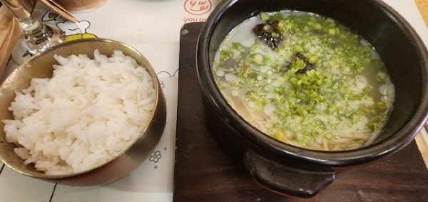 신세계푸드가 4일 서울 종로구 순대전문점 '순대실록'에서 대안식품 설명회를 열었다. 사진은 신세계푸드가 개발한 식물성  순대를 토대로 순대실록 레시피를 더한 순대. /사진=손원태기자