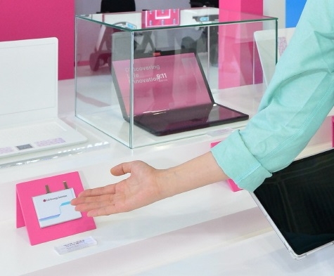 노트북 등에 장착하는 LG엔솔 미드니켈 파우치 배터리.