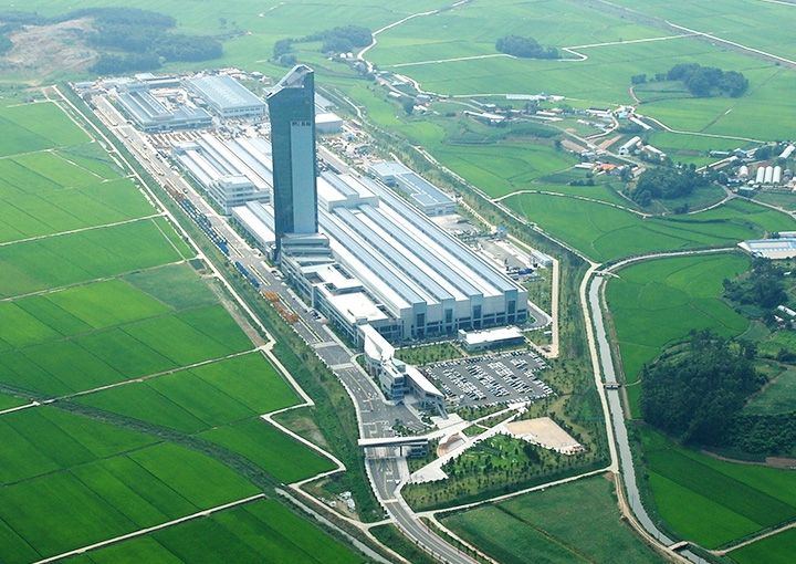 단일 케이블 생산 공장으로는 세계 최대 규모인 대한전선 당진공장 모습./사진 = 대한전선
