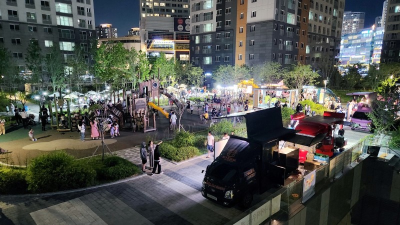 동탄 호수공원 리슈빌에서 펼쳐진 비어가든 행사 / 사진제공=KT에스테이트