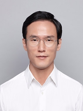 조현범 회장, 한국타이어 이사회에선 빠졌지만…