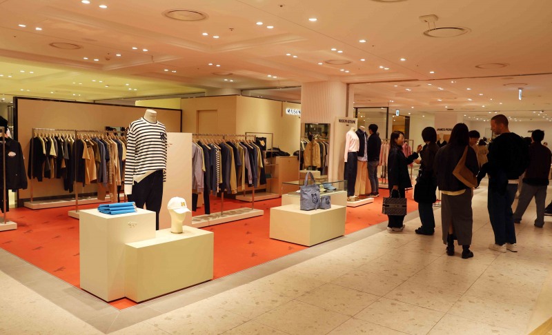 신세계백화점 타임스퀘어점의 해외 컨템포러리 매장이 리뉴얼 오픈했다. /사진제공=신세계백화점