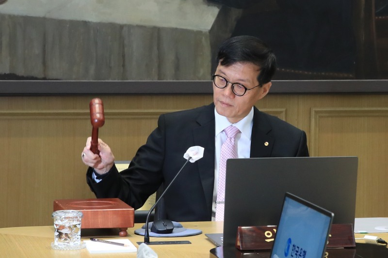 이창용 한국은행 총재가 12일 오전 서울 중구 한국은행에서 열린 금융통화위원회 본회의에서 회의를 주재하고 있다./사진제공=한은