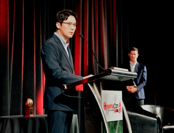CJ CGV(대표 허민회)는 지난 4월 8일(현지시간)부터 4일간 미국 라스베이거스에서 개최된 세계 최대 규모의 영화 산업 박람회 ‘시네마콘 2024’에서 ‘Global Achievement in Exhibition Award(글로벌 업적상)‘를 수상했다고 15일 밝혔다. /사진=CJ CGV 