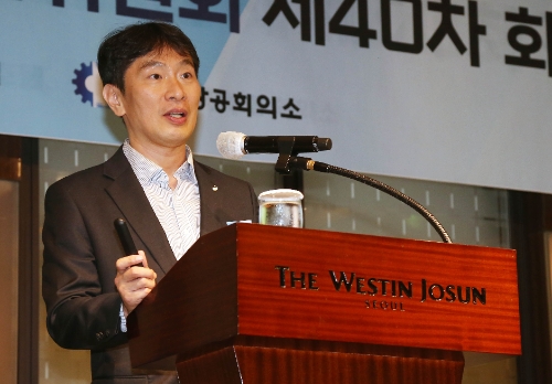 이복현 금융감독원장이 15일 오전 웨스틴조선호텔에서 열린 대한상공회의소 제40차 금융산업위원회에서 강연하고 있다. / 사진제공= 대한상공회의소(2024.04.15)