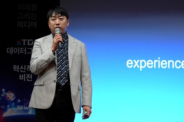 ▲TDI Data Group 이승주 의장이 TDI 뉴스 서비스에 대해 발표하고 있다. (사진: TDI그룹 제공)