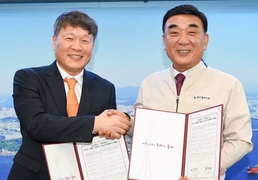 이규석 현대모비스 사장(왼쪽)과 김두겸 울산시장. 사진제공=현대모비스