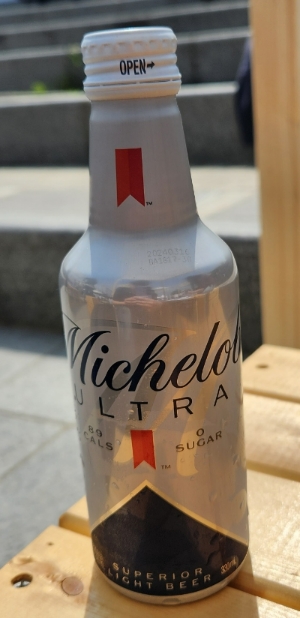 오비맥주 저칼로리 맥주 신제품 '미켈롭 울트라'. /사진=손원태기자