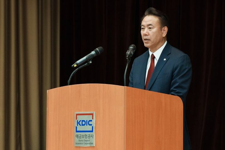 유재훈 예금보험공사 사장이 3일 오전 서울 중구 예금보험공사 청계홀에서 창립 28주년 기념사를 하고 있다./사진제공=예보