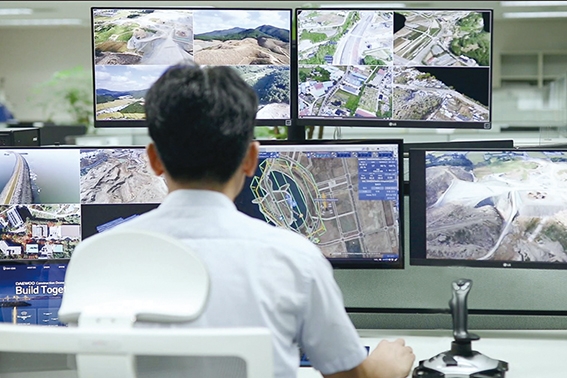 ▲ 대우건설 드론관제시스템. 사진제공 = 대우건설