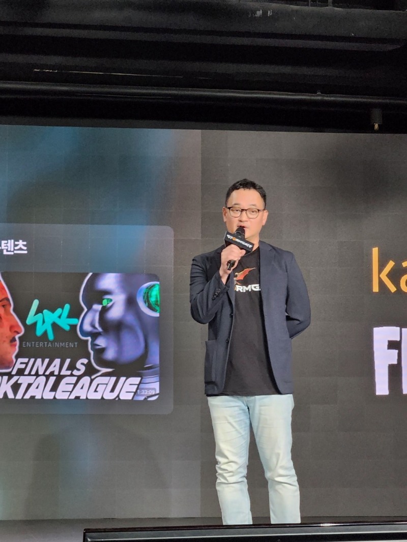 스톰게이트 향후 사업 방향에 대해 설명하고 있는 김상구 카카오게임즈 사업본부장. / 사진=김재훈 기자