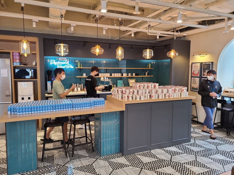 스파크플러스 한 지점에서 시행 중인 '모닝스낵' 현장 / 사진제공=스파크플러스