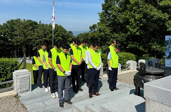 강원농협, 호국보훈의 달 맞아 '충렬탑 추념행사' 실시