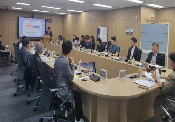 용산구가 적극행정위원회 심의를 거쳐 2024년 상반기 적극행정 우수 공무원 5명을 선발했다./사진제공=용산구