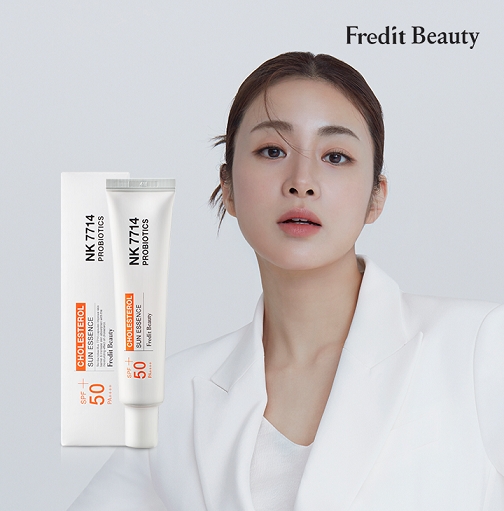 hy(대표 변경구)가 자외선 차단제 ‘NK7714 프로바이오틱스 콜레스테롤 선 에센스(이하 선 에센스)’를 26일 출시했다. 앰플, 크림형 제품에 이은 세 번째 뷰티 제품이다. 새롭게 선보인 선 에센스는 혼합형 자외선 차단제다. /사진=hy